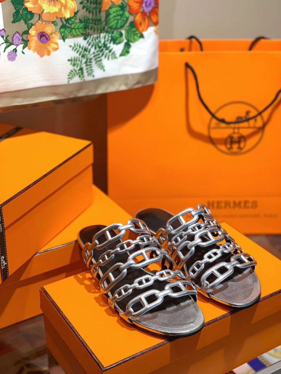 Hermes Thalassa Sandals In Silver Metallic Calfskin - Image 4