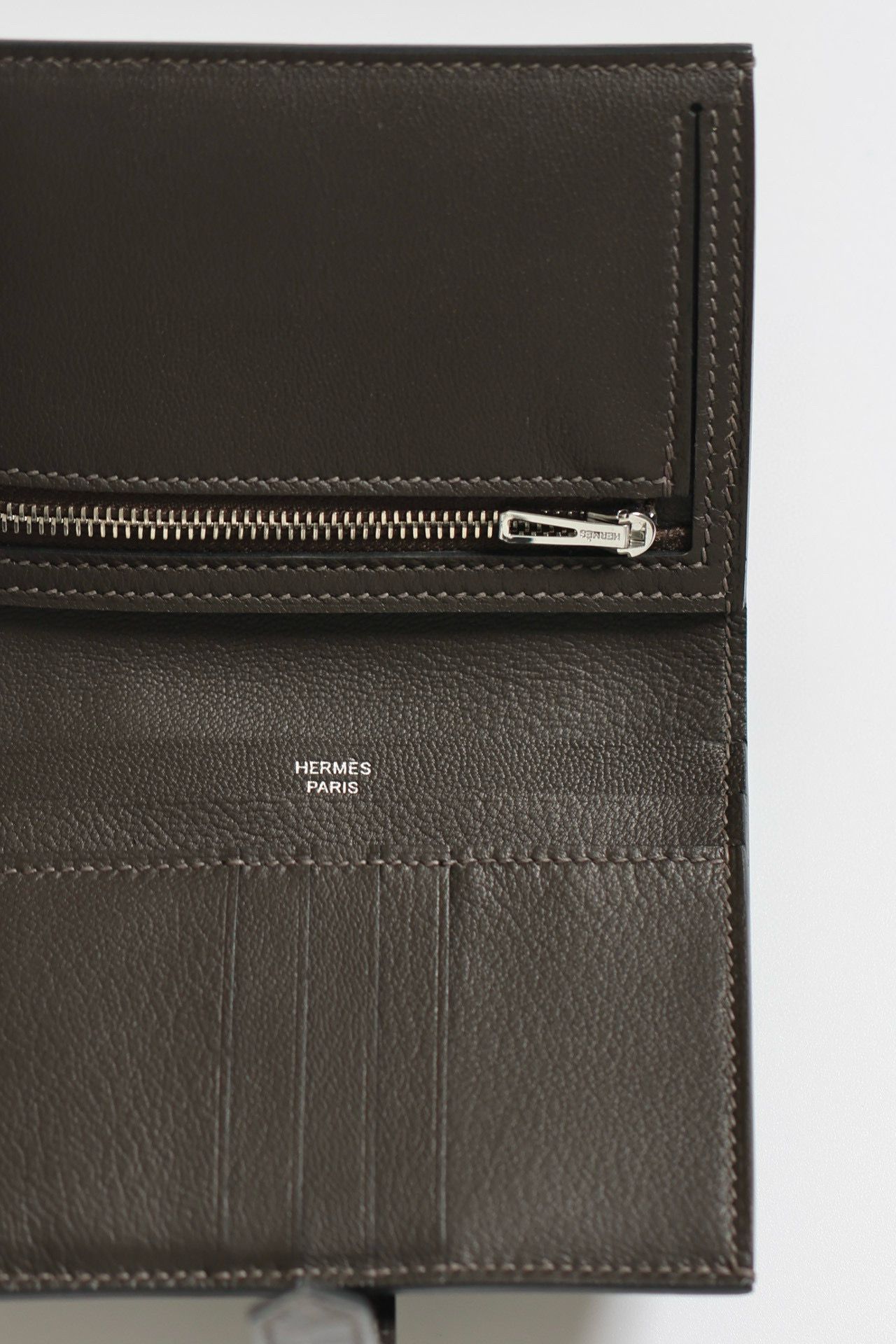 Hermes Bearn Compact Wallet in Graphite Shiny Alligator Leather - Image 4