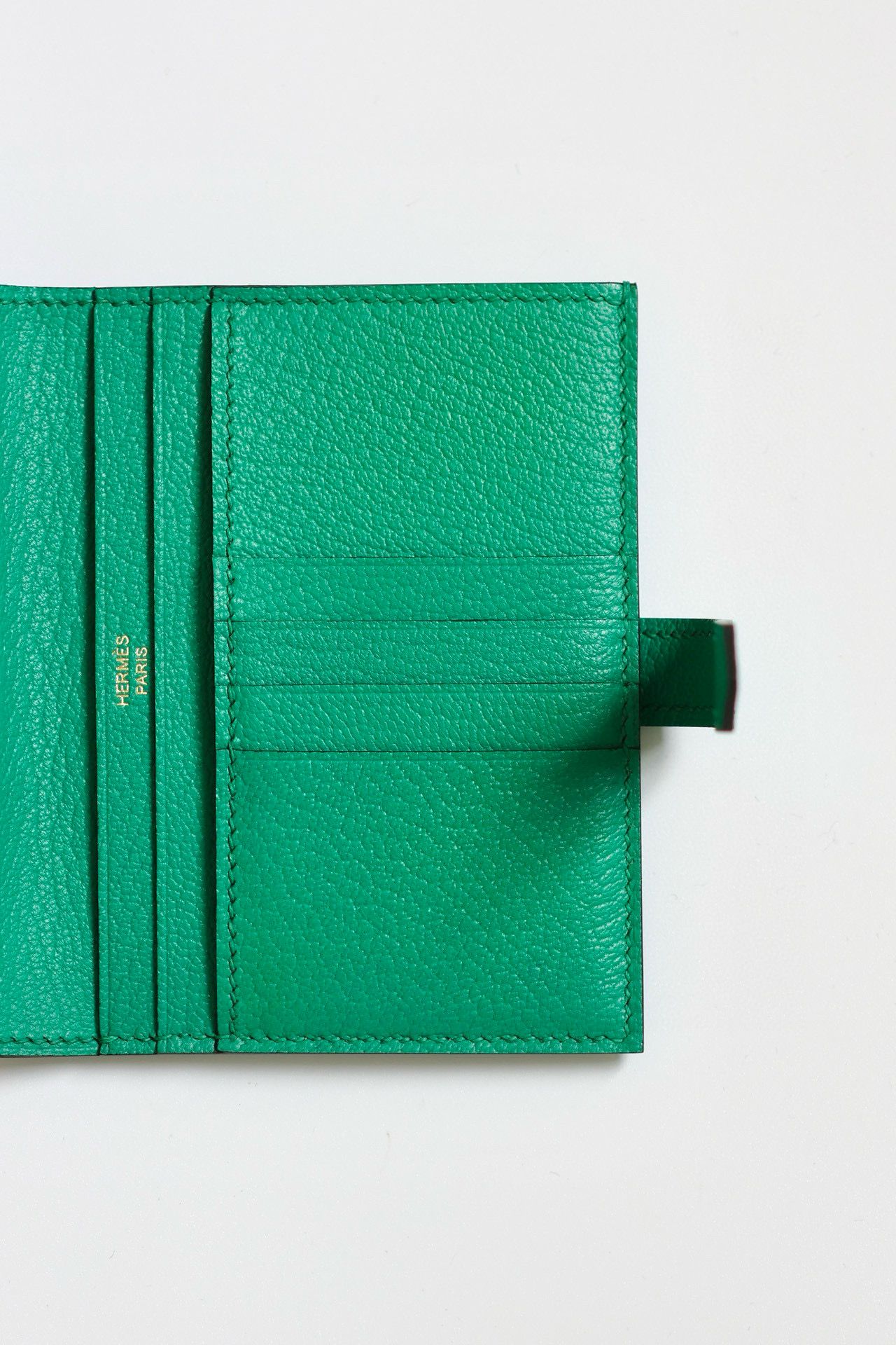 Hermes Bearn Compact Handmade Wallet in Vert Jade Chevre Mysore Goatskin - Image 8