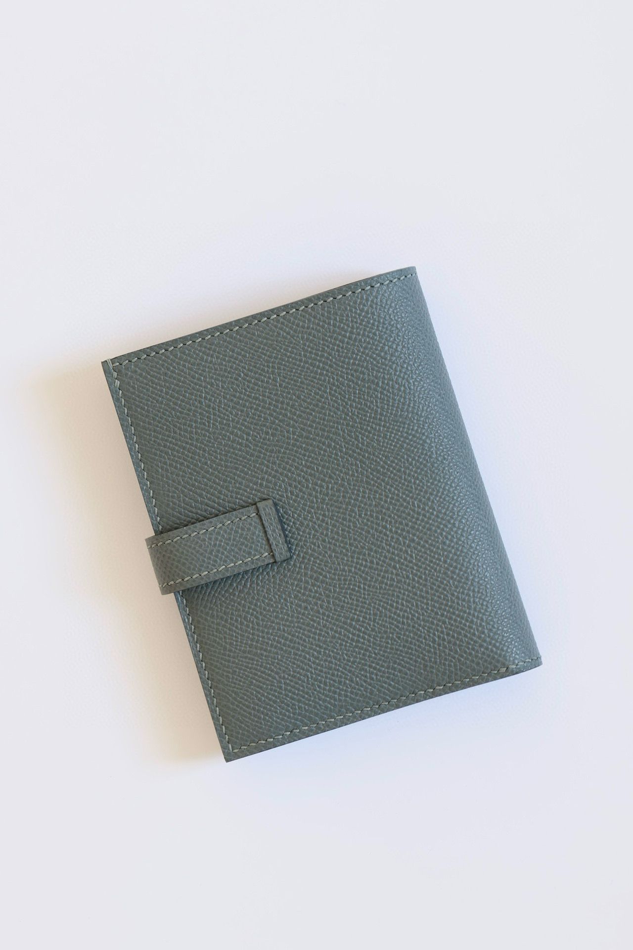 Hermes Bearn Compact Handmade Wallet in Vert Amande Epsom Calfskin - Image 10
