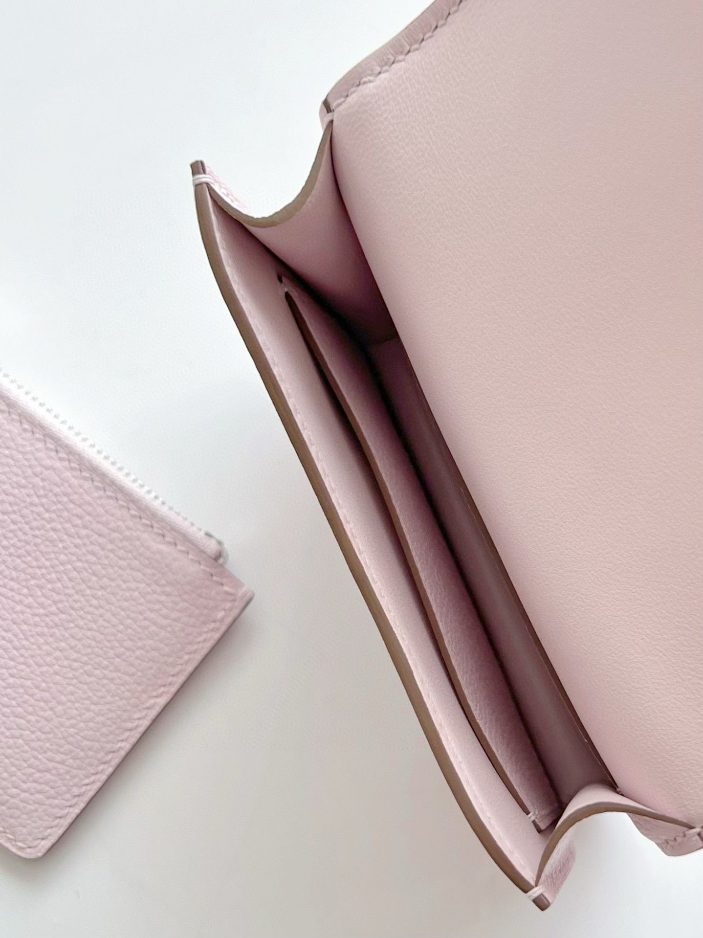 Hermes Constance Slim Wallet in Mauve Pale Epsom Calfskin - Image 9