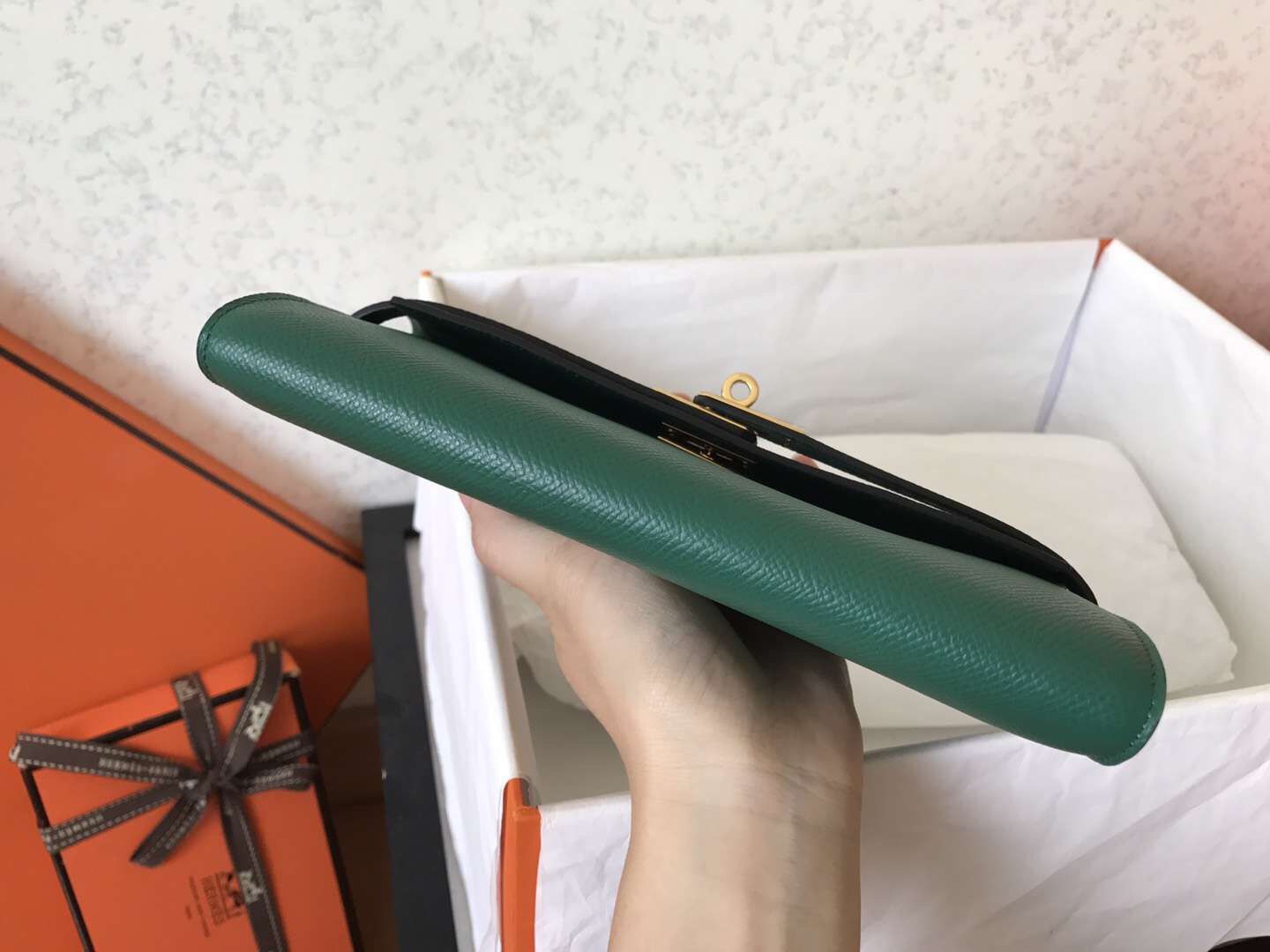 Hermes Kelly Classic Long Wallet In Malachite Epsom Leather - Image 6