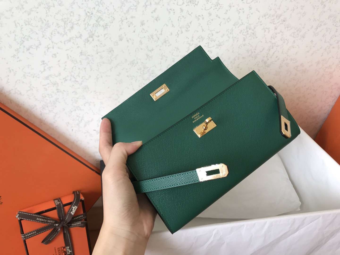 Hermes Kelly Classic Long Wallet In Malachite Epsom Leather - Image 8
