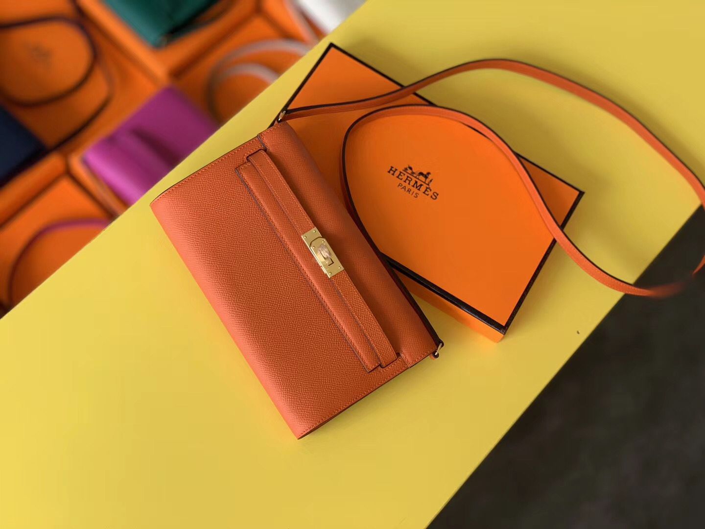 Hermes Kelly Classique To Go Wallet In Orange Epsom Calfskin - Image 3