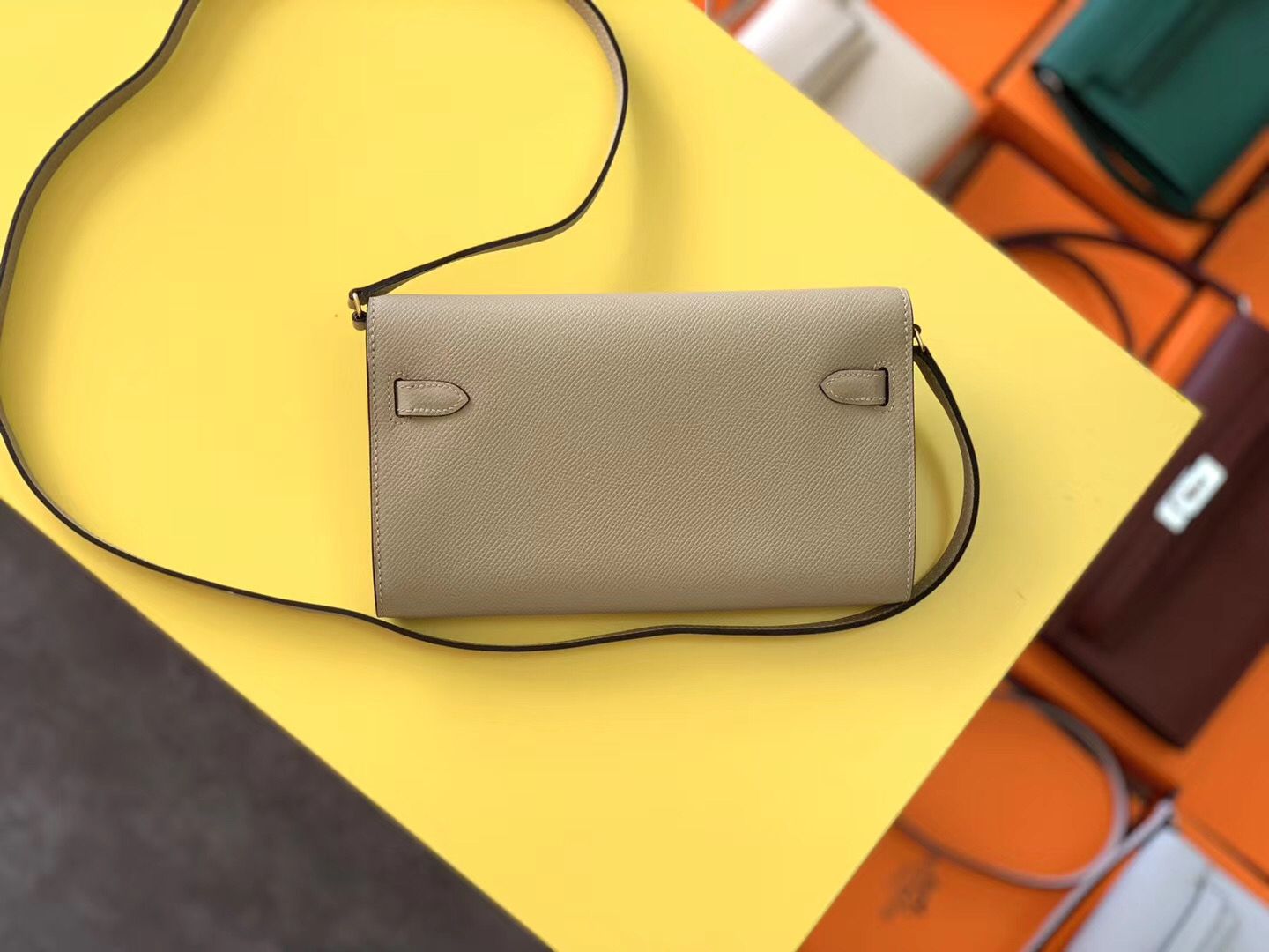 Hermes Kelly Classique To Go Wallet In Tourterelle Epsom Calfskin - Image 3