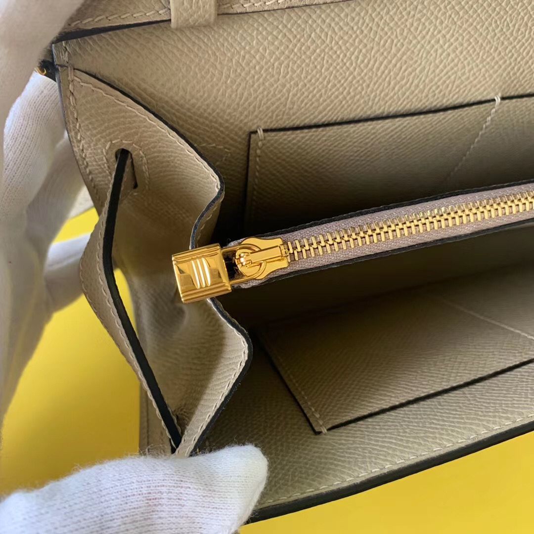 Hermes Kelly Classique To Go Wallet In Tourterelle Epsom Calfskin - Image 8