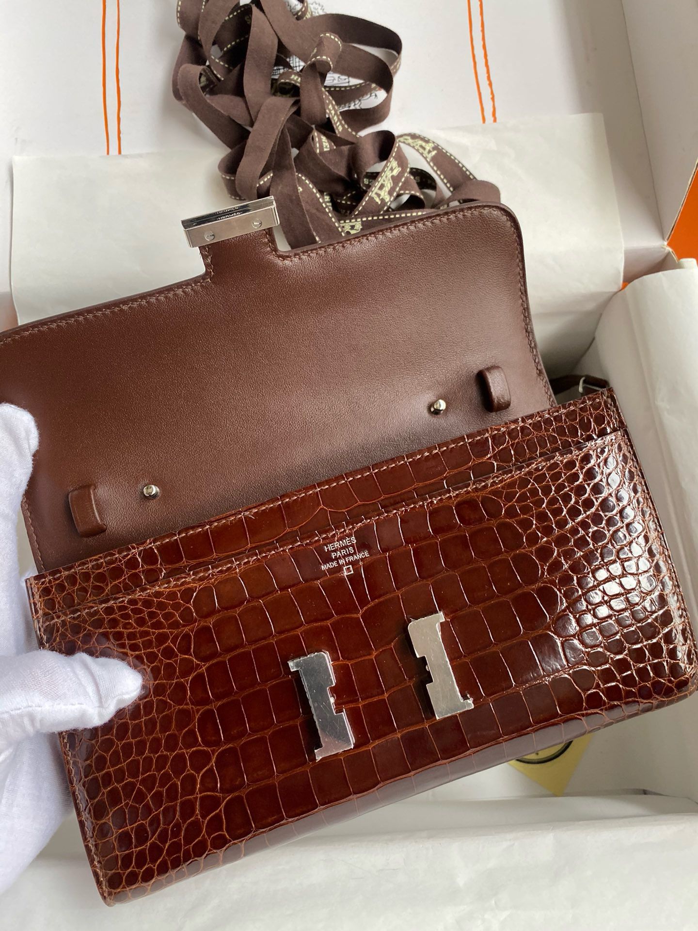 Hermes Constance To Go Wallet in Dark Brown Shiny Alligator Leather - Image 7